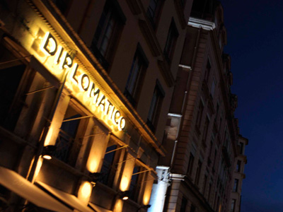 Mai 2013, Diplomatico